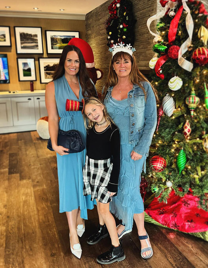 Real Housewife Of Orange County Star&rsquo;s Ridiculously Edited Selfie Gets Called Out By Daughter