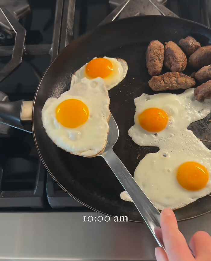 Woman Viciously Trolled Online After Sharing A Day Of Cooking And Eating The &ldquo;Ancestral Diet&rdquo;