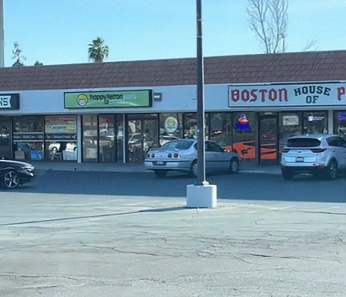 &ldquo;Where&rsquo;s The Car?&ldquo;: &ldquo;Glitch In The Matrix&rdquo; Has People Baffled