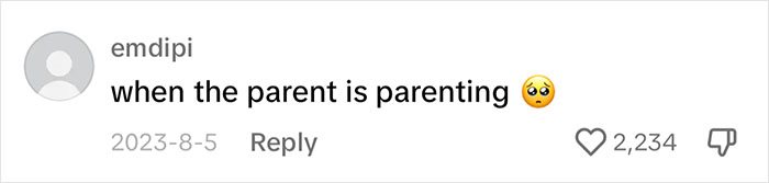 Netizens Have Their Hearts Melt As This Mom Wholesomely Stops Her Girl From Petting Service Dog Netizens Have Their Hearts Melt As This Mom Wholesomely Stops Her Girl From Petting Service Dog