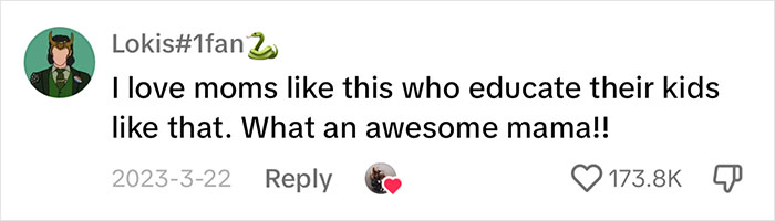 Netizens Have Their Hearts Melt As This Mom Wholesomely Stops Her Girl From Petting Service Dog Netizens Have Their Hearts Melt As This Mom Wholesomely Stops Her Girl From Petting Service Dog