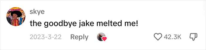 Netizens Have Their Hearts Melt As This Mom Wholesomely Stops Her Girl From Petting Service Dog Netizens Have Their Hearts Melt As This Mom Wholesomely Stops Her Girl From Petting Service Dog