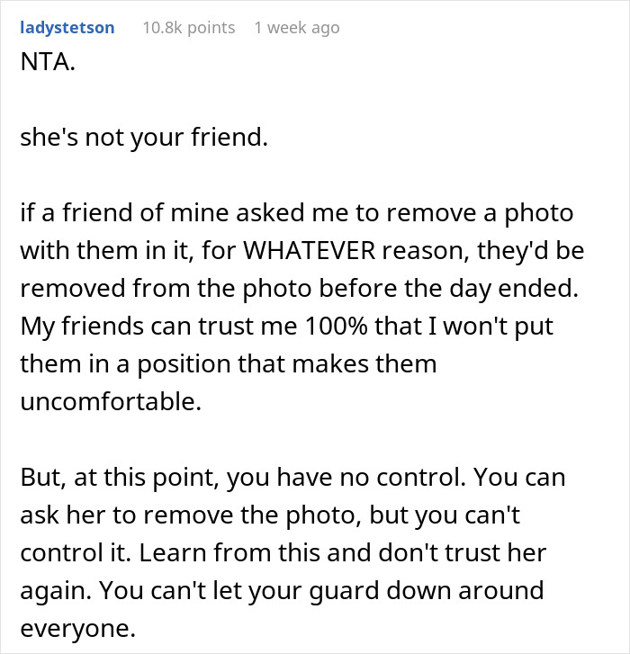 Muslim Friend Is Terrified After Bride Posts Pic Of Her Without Her Hijab, Refuses To Delete It Muslim Friend Is Terrified After Bride Posts Pic Of Her Without Her Hijab, Refuses To Delete It