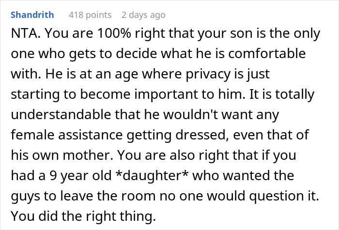 Man Tells Everyone To Leave So 9YO Son Could Dress Up, Gets Called Out By Nurse And Ex-Wife Man Tells Everyone To Leave So 9YO Son Could Dress Up, Gets Called Out By Nurse And Ex-Wife