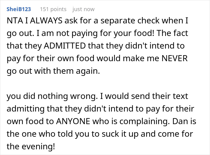 Guy Refuses To Split Restaurant Bill With Friends After They Order $200 Meals, Drama Ensues