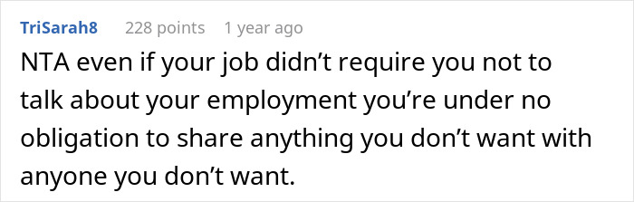 Woman Can’t Trust Son’s GF With No Social Media And A Secretive Job, Tries To Hack Her Phone Woman Can’t Trust Son’s GF With No Social Media And A Secretive Job, Tries To Hack Her Phone