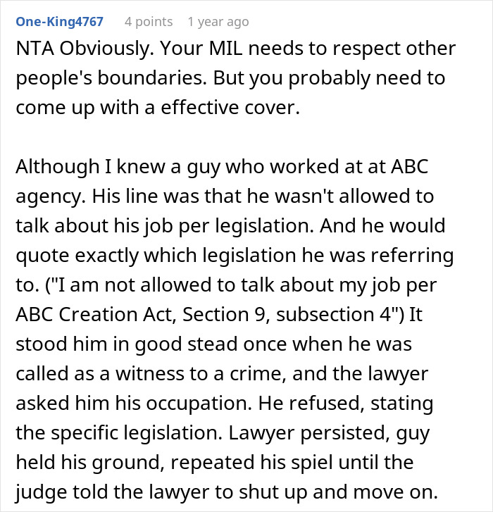 Woman Can’t Trust Son’s GF With No Social Media And A Secretive Job, Tries To Hack Her Phone Woman Can’t Trust Son’s GF With No Social Media And A Secretive Job, Tries To Hack Her Phone
