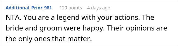 Rude Wedding Guests Complain About Terrible Pics Of Them, Get Shown Exactly Why That Happened