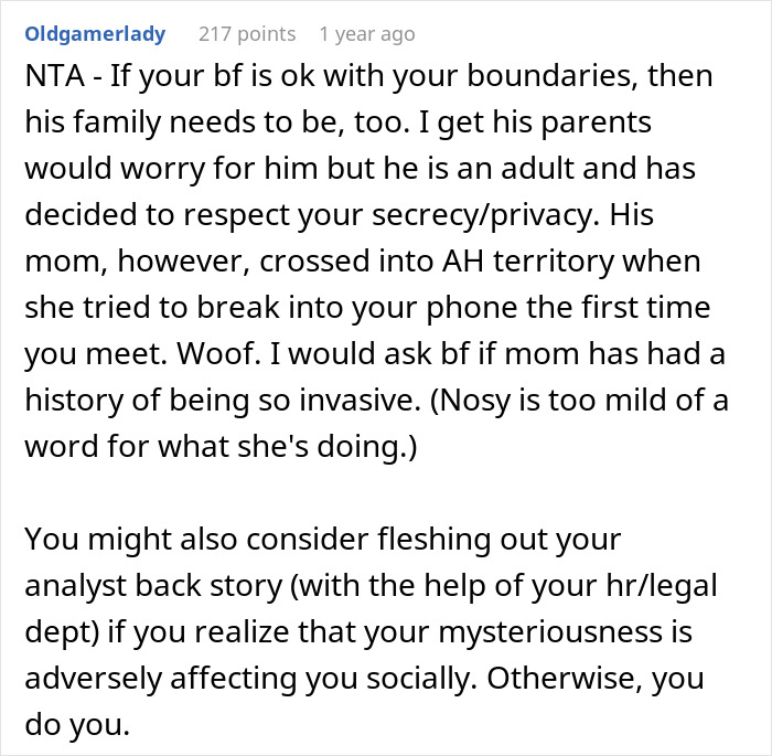 Woman Can’t Trust Son’s GF With No Social Media And A Secretive Job, Tries To Hack Her Phone Woman Can’t Trust Son’s GF With No Social Media And A Secretive Job, Tries To Hack Her Phone