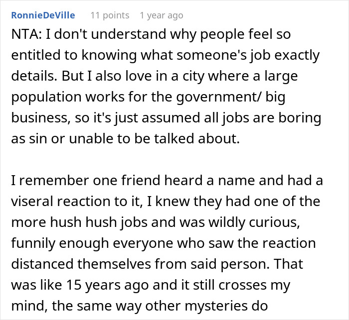 Woman Can’t Trust Son’s GF With No Social Media And A Secretive Job, Tries To Hack Her Phone Woman Can’t Trust Son’s GF With No Social Media And A Secretive Job, Tries To Hack Her Phone