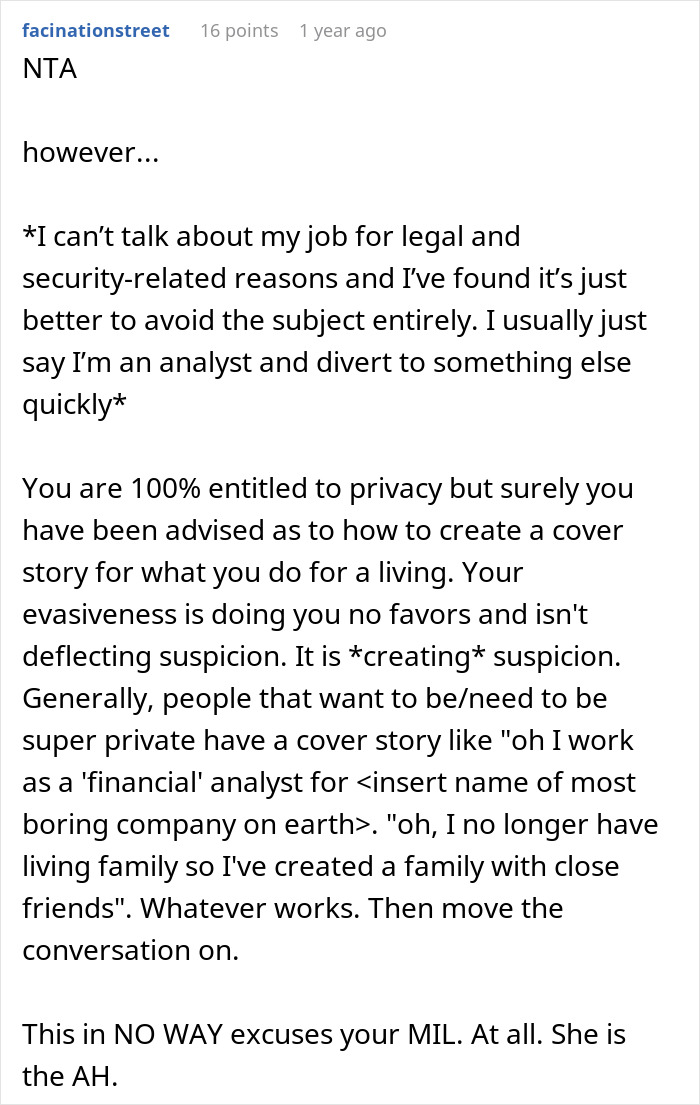 Woman Can’t Trust Son’s GF With No Social Media And A Secretive Job, Tries To Hack Her Phone Woman Can’t Trust Son’s GF With No Social Media And A Secretive Job, Tries To Hack Her Phone