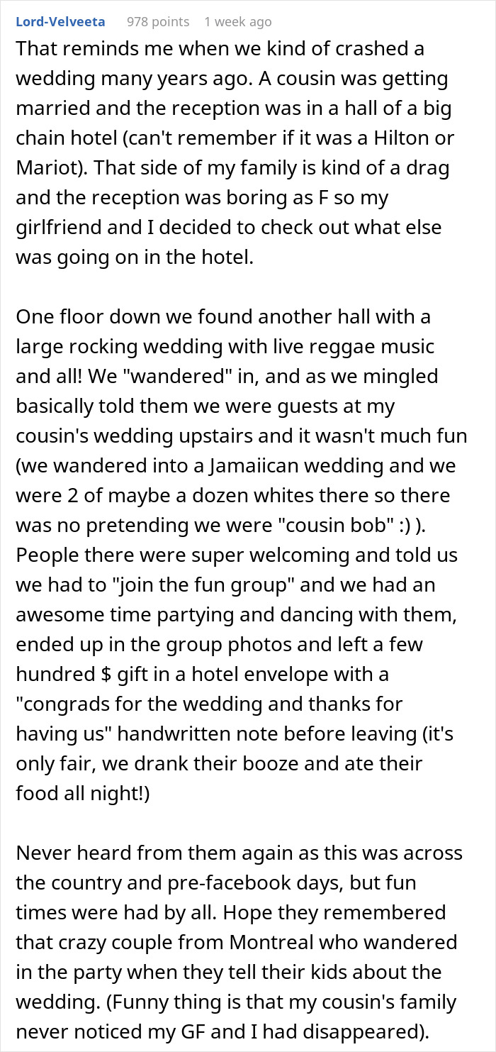 Couple Sneaks Into Random Wedding With 11 Dollar And 54 Cent Gift, Leaving Spouses In Stitches Couple Sneaks Into Random Wedding With 11 Dollar And 54 Cent Gift, Leaving Spouses In Stitches