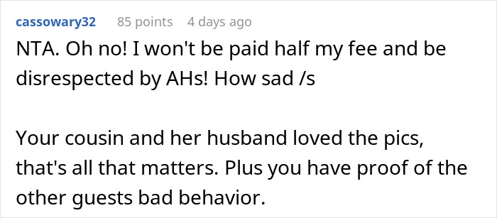 Rude Wedding Guests Complain About Terrible Pics Of Them, Get Shown Exactly Why That Happened