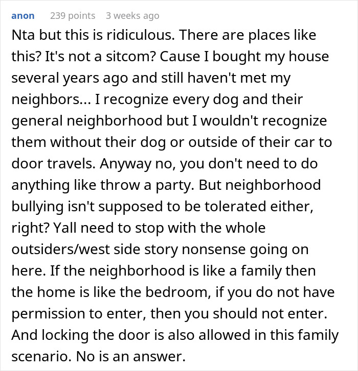&ldquo;She&rsquo;s Crazy&rdquo;: Newcomer Doesn&rsquo;t Want To Join Neighborhood Tradition, Karen Doesn&rsquo;t Take No For An Answer