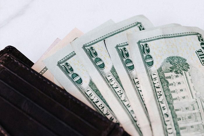 30 People Share Scams They’ve Seen Customers Try To Pull