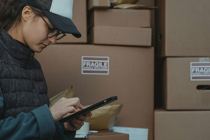 30 People Share Scams They’ve Seen Customers Try To Pull