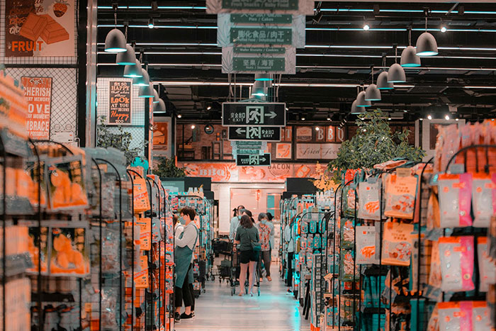 30 People Share Scams They’ve Seen Customers Try To Pull