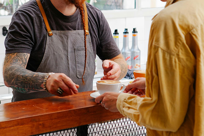 30 People Share Scams They’ve Seen Customers Try To Pull