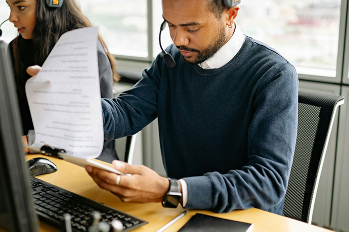 30 People Share Scams They’ve Seen Customers Try To Pull