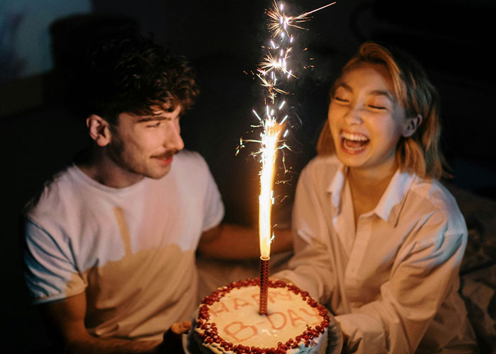 Man Dumps GF After She Expects Him To Foot $1,100 Bill Since He&rsquo;s &ldquo;The Man,&rdquo; Starts To Regret It