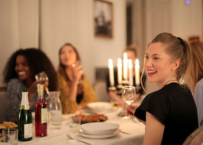 Man Dumps GF After She Expects Him To Foot $1,100 Bill Since He&rsquo;s &ldquo;The Man,&rdquo; Starts To Regret It