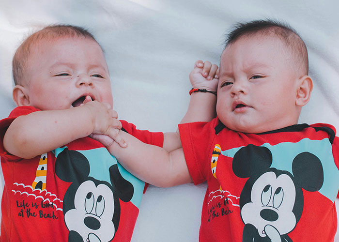 40 Hilarious Twin Mix-Up Stories That Are Almost Too Embarrassing To Share