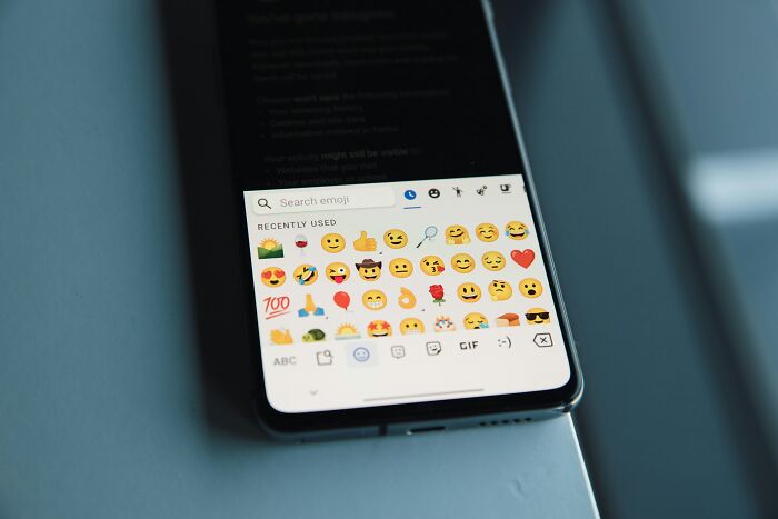 Gen Z Wants To Cancel The Thumbs Up Emoji Saying Its &ldquo;Passive Aggressive&rdquo; And &ldquo;Rude&rdquo;