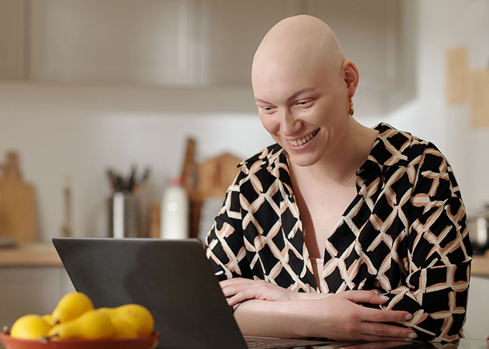 Boss Puts Woman On Performance Review For Beating Cancer, It Majorly Backfires