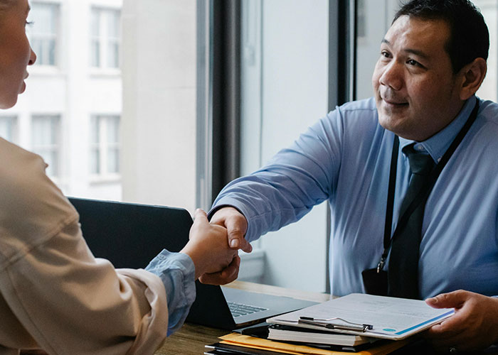 Boss Puts Woman On Performance Review For Beating Cancer, It Majorly Backfires