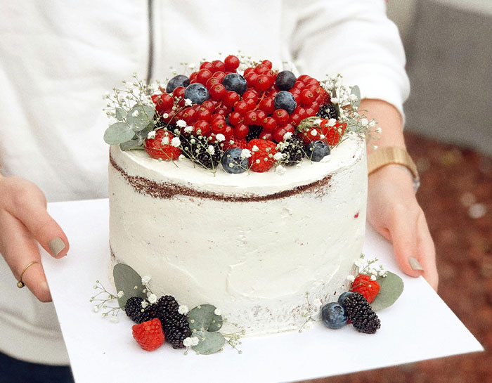 Client Drops “Take It Or Leave It” On Baker After Offering $50 For A Wedding Cake, They Leave Client Drops “Take It Or Leave It” On Baker After Offering $50 For A Wedding Cake, They Leave