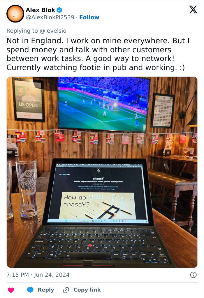 American Can&rsquo;t Understand Why European Cafes Are Banning Laptops, Gets A Reality Check