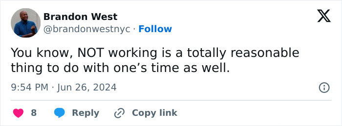 American Can&rsquo;t Understand Why European Cafes Are Banning Laptops, Gets A Reality Check