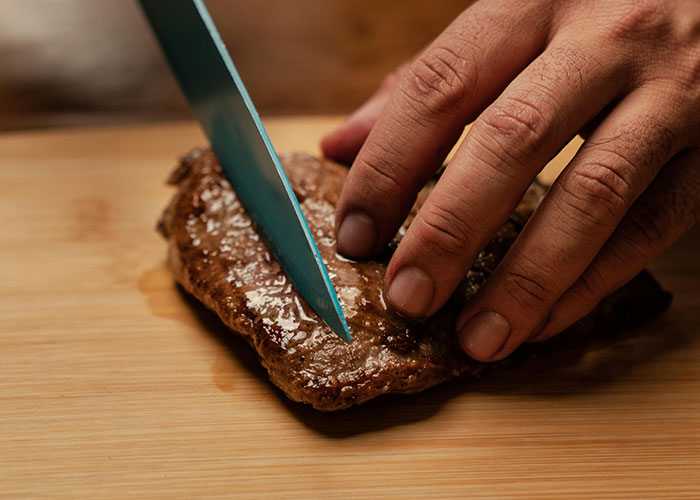 “Steal One Of The Steak Knives”: 40 People Share The Most “Evil” Life Hack They Know