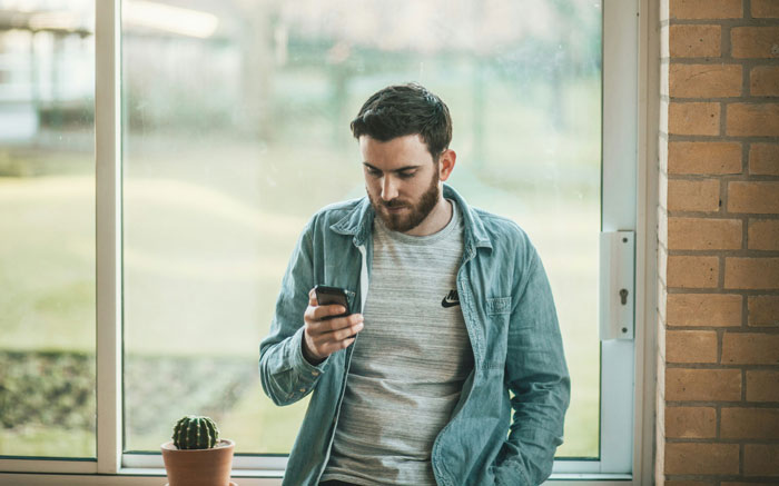 Guy Receives Cryptic Message Accusing His GF Of Infidelity, She Investigates Claiming It’s Her Ex