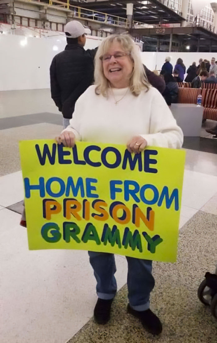 Embarrased My Mom At The Airport With This Sign