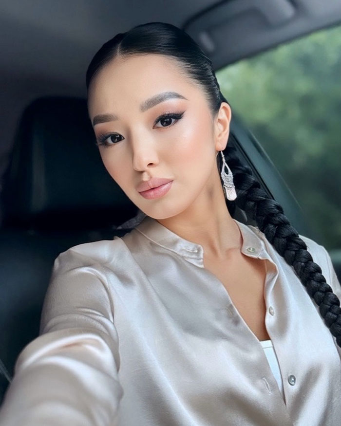 Man’s “Embarrassingly Ostentatious” Proposal Lands Him In Jail Man’s “Embarrassingly Ostentatious” Proposal Lands Him In Jail