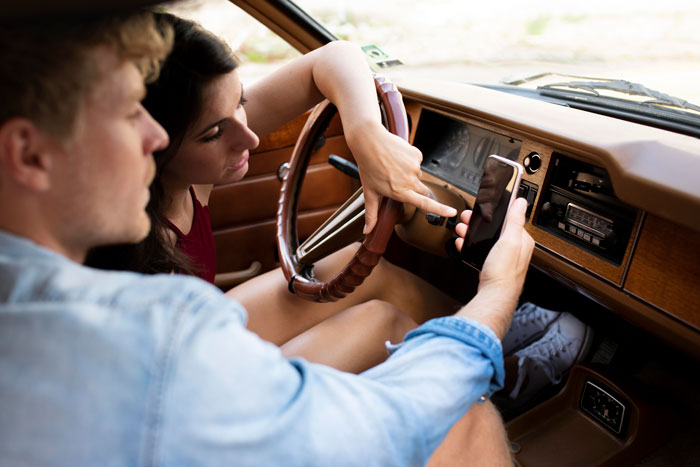 "This Is Dysfunctional, Right?": BF Considers Ending Relationship Over GF's Obsession With One Song