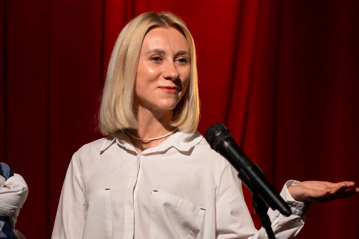 Aspiring Comedian Gets Harsh Truth From BF Who Bears All Expenses After She Quit Her 9-5 Job