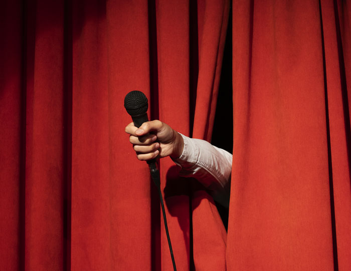 Aspiring Comedian Gets Harsh Truth From BF Who Bears All Expenses After She Quit Her 9-5 Job