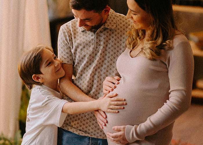 Woman Figures Out Why Husband Was So Depressed And Cried Hiding In The Bathroom, Decides To Divorce Him 