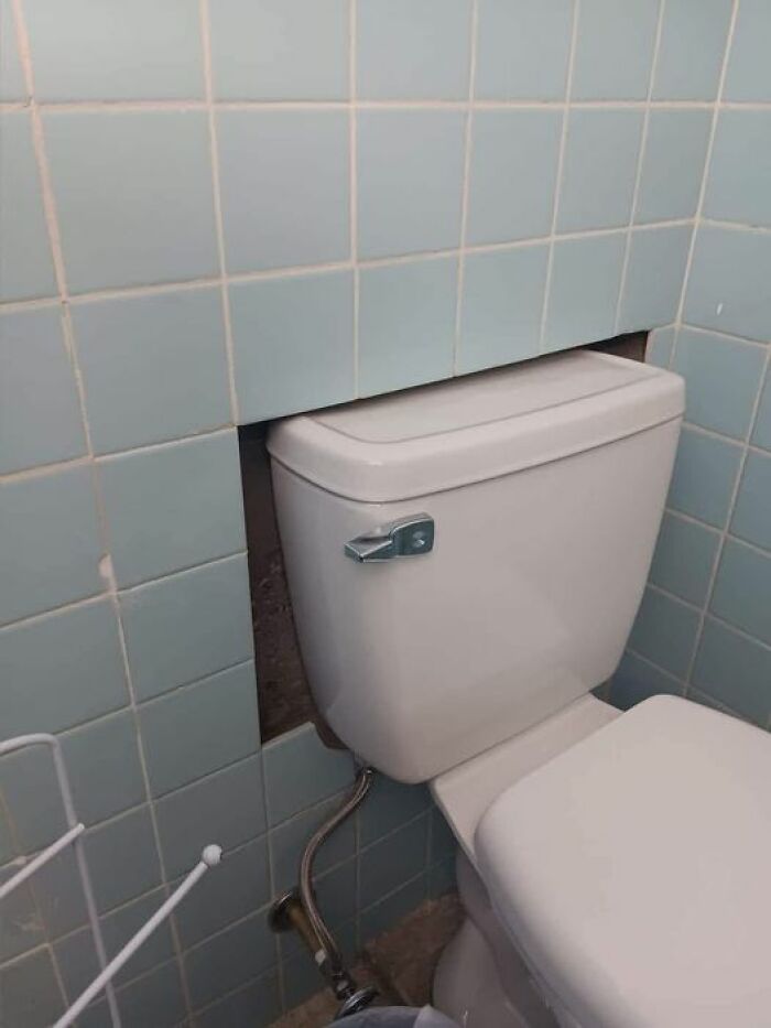 30 Times People Spotted Something That Confused Them So Much They Had To Share The Pics Online