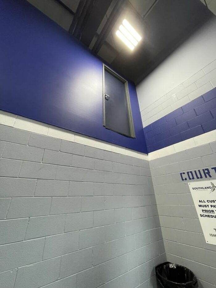 30 Times People Spotted Something That Confused Them So Much They Had To Share The Pics Online