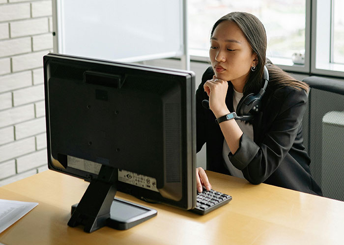 "I Can't. I'm Tired": 30 Professionals With Terrible Mental Health Confess What Job They Have