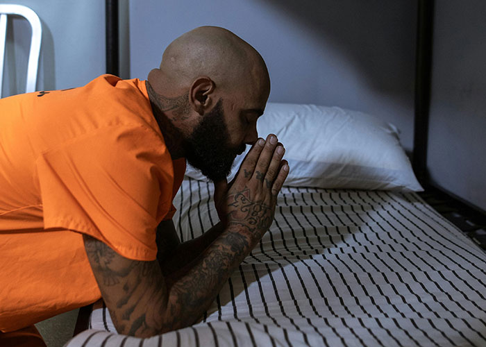 "I Can't. I'm Tired": 30 Professionals With Terrible Mental Health Confess What Job They Have