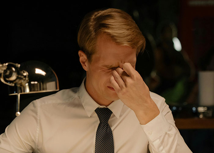 "I Can't. I'm Tired": 30 Professionals With Terrible Mental Health Confess What Job They Have