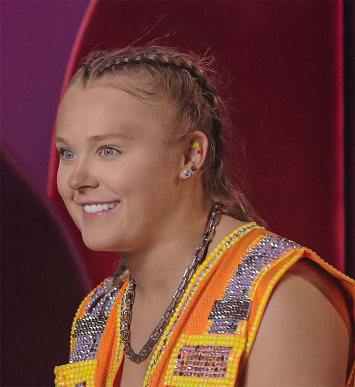 JoJo Siwa’s Plan To Use Three Different Surrogates To Have Triplets Is Slammed JoJo Siwa’s Plan To Use Three Different Surrogates To Have Triplets Is Slammed