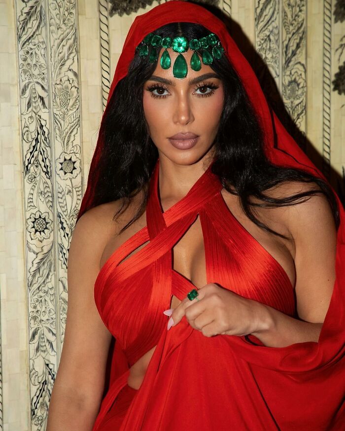 "Not Supposed To Wear Red": Kim Kardashian Sparks Controversy At Indian Billionaire’s Wedding "Not Supposed To Wear Red": Kim Kardashian Sparks Controversy At Indian Billionaire’s Wedding