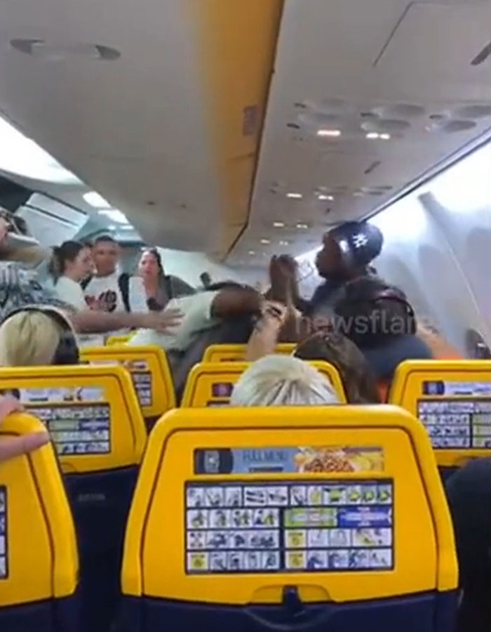 After Woman Refuses To Switch Seats, Mid-Air &ldquo;Mass Brawl&rdquo; Forces Emergency Landing