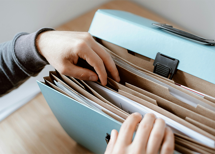 Couple Enjoy A Glass Of Wine After Making Greedy Landlord Regret Keeping Their Deposit