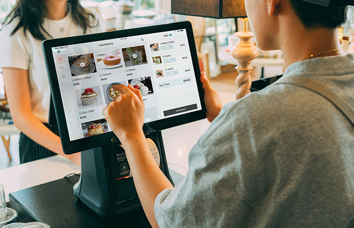 Dad Takes Hungry 15YO To Fast Food Place, Tells Her To Order Her Food, She Can’t Do It